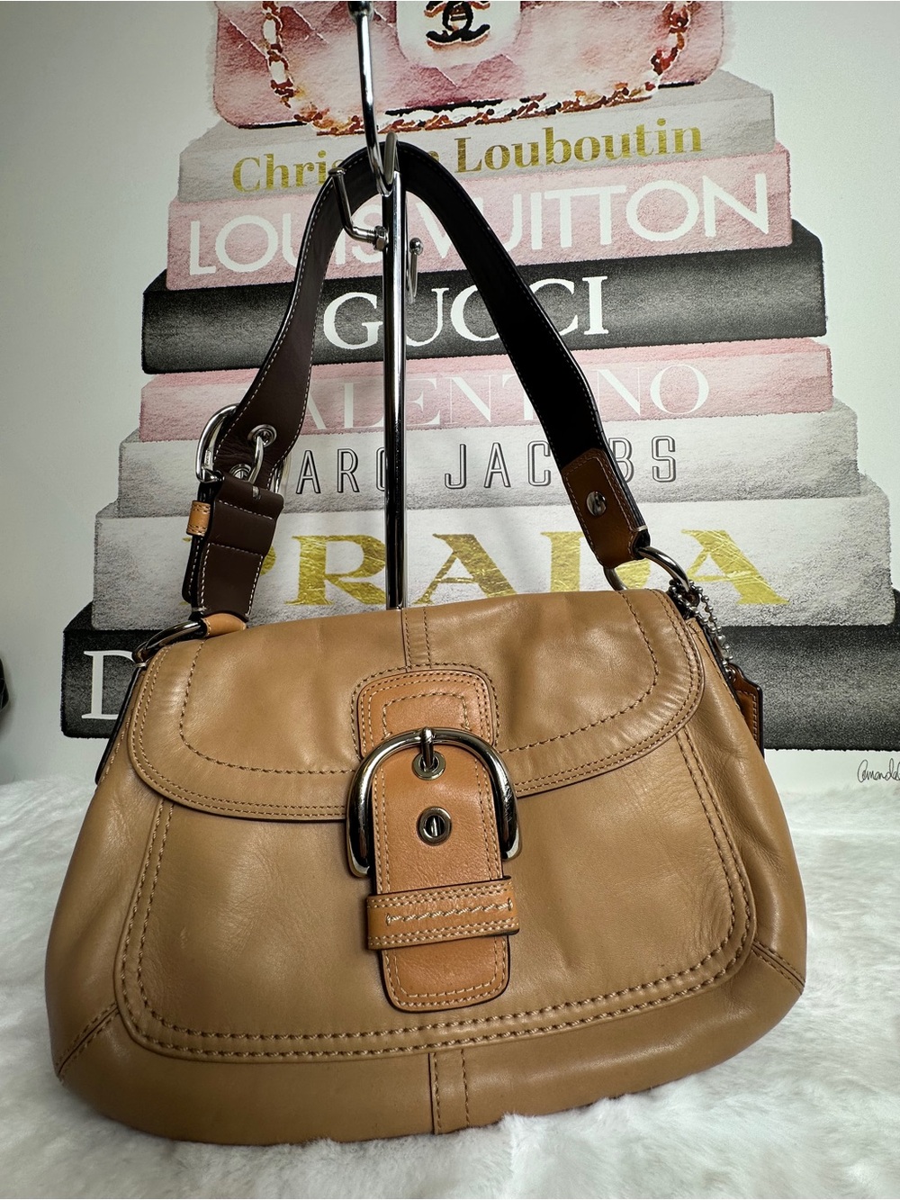 Coach Soho Leather Flap
Shoulder Bag Camel Buckle
Strap Vintage Y2K